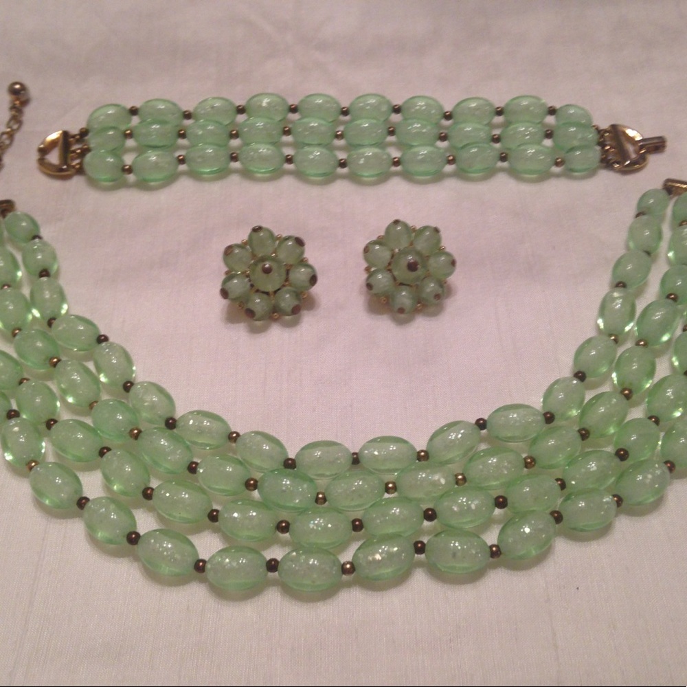 Trifari Vintage Necklace, Bracelet and Earring Set